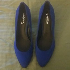 New! Reaction - Kenneth Cole blue pumps